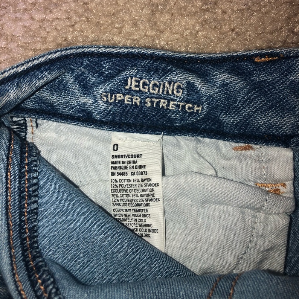 American Eagle Lightwash Jeans - Picture 4 of 6